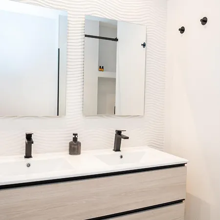 Molino Y Garaje アパート *