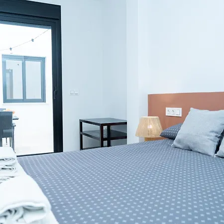 Molino Y Garaje Apartment *